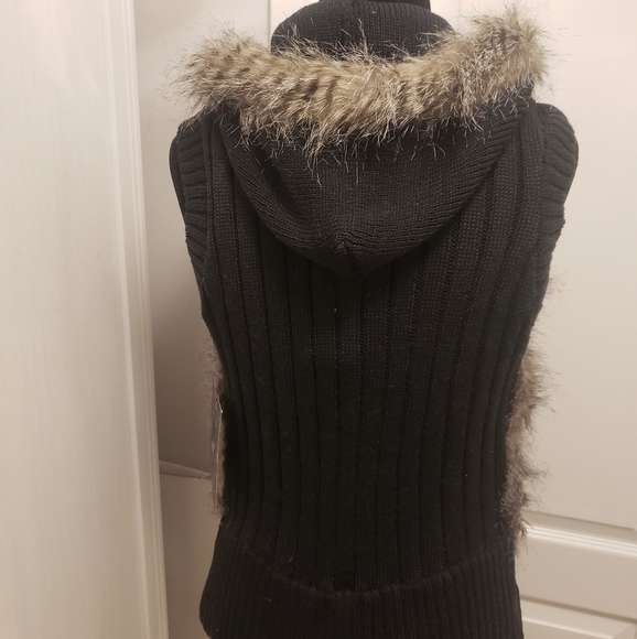 Faux fur vest - Picture 5 of 5